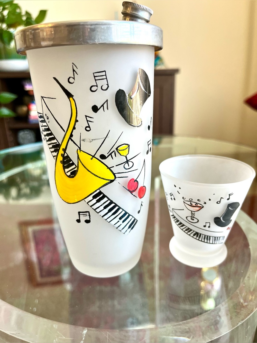 Vintage cocktail shaker. MCM. 2 pieces.